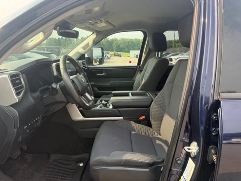 Used 2022 Toyota Tundra SR5 w/ SR5 Convenience Package AWD/4WD image 3