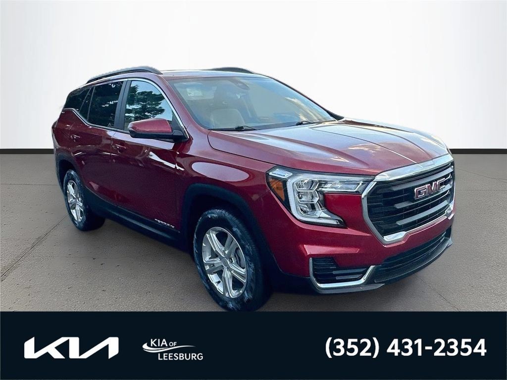 Used 2022 GMC Terrain SLE w/ Driver Convenience Package FWD image 1
