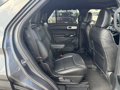 Used 2022 Ford Explorer ST w/ Equipment Group 401A RWD image 32