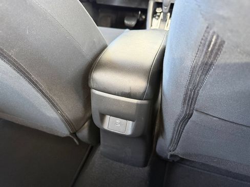 Used 2025 Nissan Versa SV FWD image 22