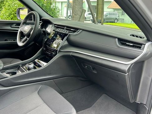 Certified 2024 Jeep Grand Cherokee Laredo X w/ Trailer Tow Package image 36