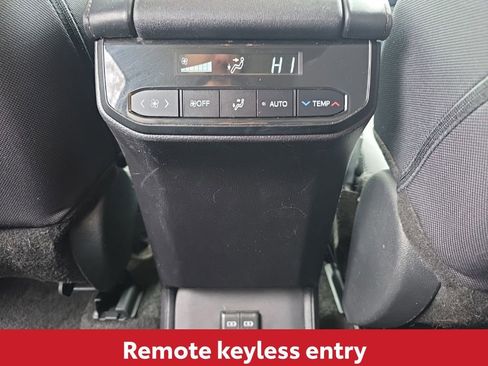 Used 2024 Toyota Highlander LE image 20