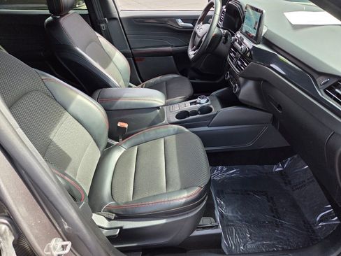 Certified 2025 Ford Escape ST-Line FWD image 15