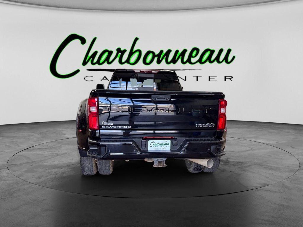 Used 2024 Chevrolet Silverado 3500 High Country w/ High Country Premium Package AWD/4WD image 4