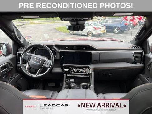 Used 2024 GMC Sierra 1500 AT4 w/ Technology Package AWD/4WD image 17