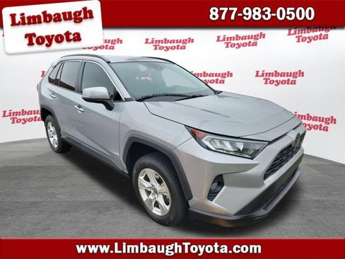 Used 2021 Toyota RAV4 XLE AWD/4WD image 1