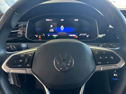 Used 2025 Volkswagen Jetta SE image 28