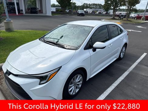 Used 2023 Toyota Corolla LE w/ LE Convenience Package FWD image 5