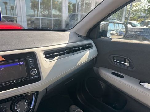 Used 2019 Honda HR-V LX image 6