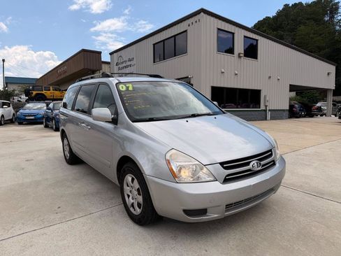 Used 2007 Kia Sedona LX FWD image 1