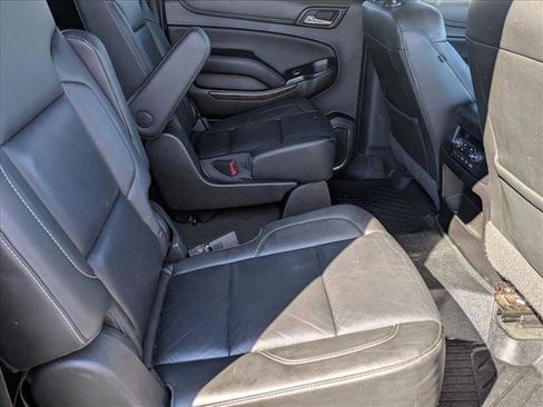Used 2018 Chevrolet Suburban LT image 17