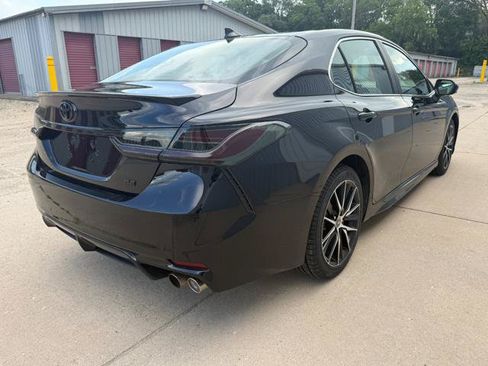 Used 2021 Toyota Camry SE FWD image 8