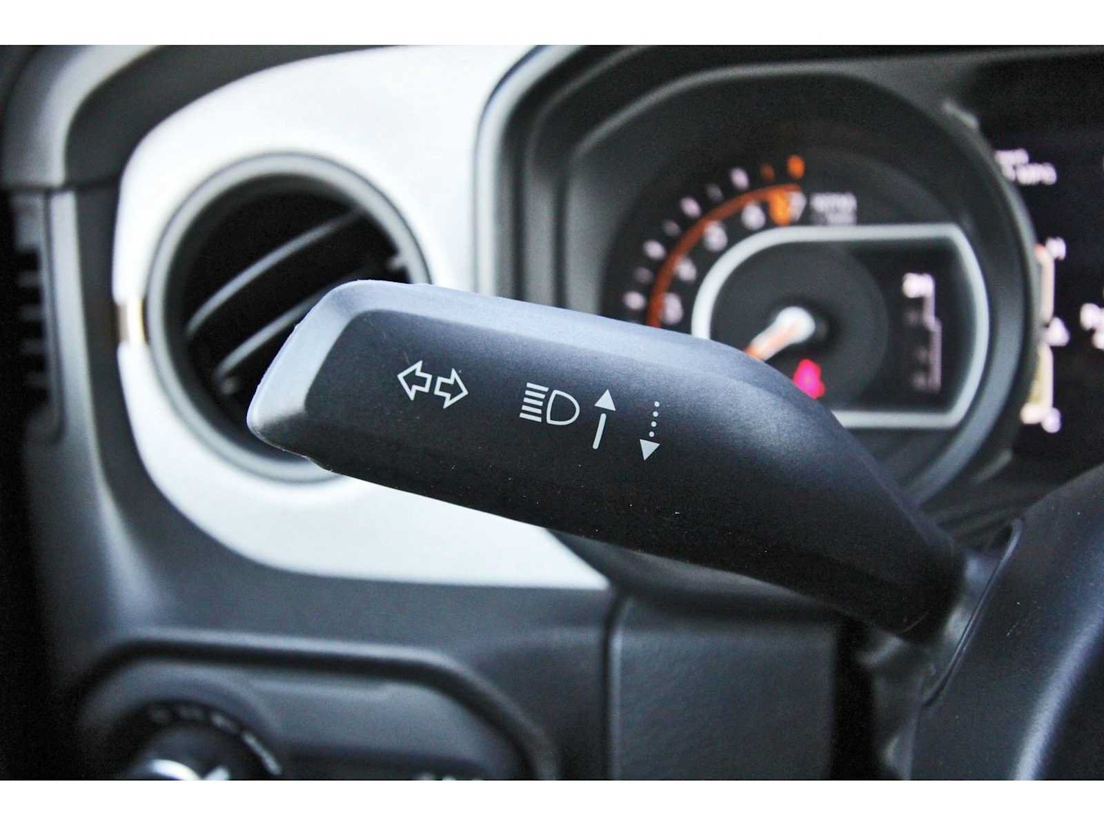Used 2024 Jeep Gladiator Sport AWD/4WD image 17