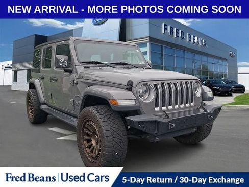 Used 2019 Jeep Wrangler Unlimited Sahara w/ Cold Weather Group AWD/4WD image 1