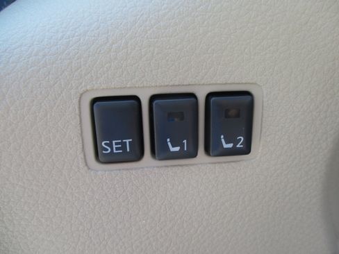 Used 2020 Nissan Rogue SL w/ Premium Package AWD/4WD image 34