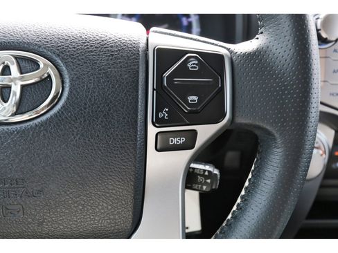 Used 2018 Toyota 4Runner SR5 Premium AWD/4WD image 19