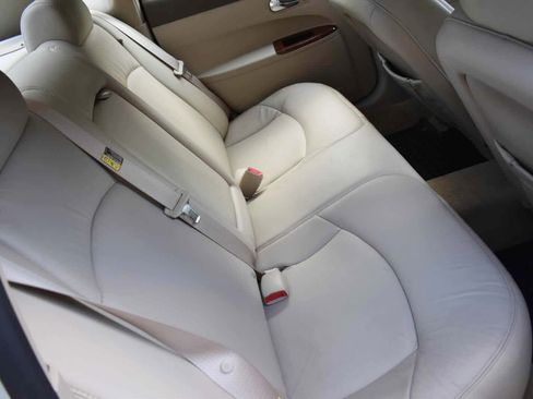 Used 2005 Buick LaCrosse CXL FWD image 44
