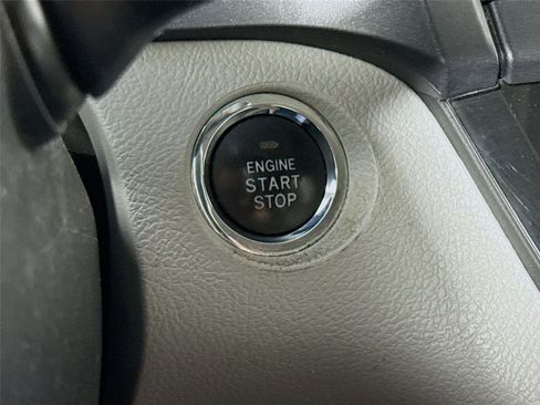 Used 2015 Toyota Sienna XLE w/ XLE Navigation Package FWD image 10