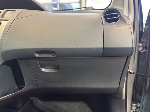 Used 2011 Toyota Yaris 4-Door Hatchback w/ Convenience Pkg FWD image 23