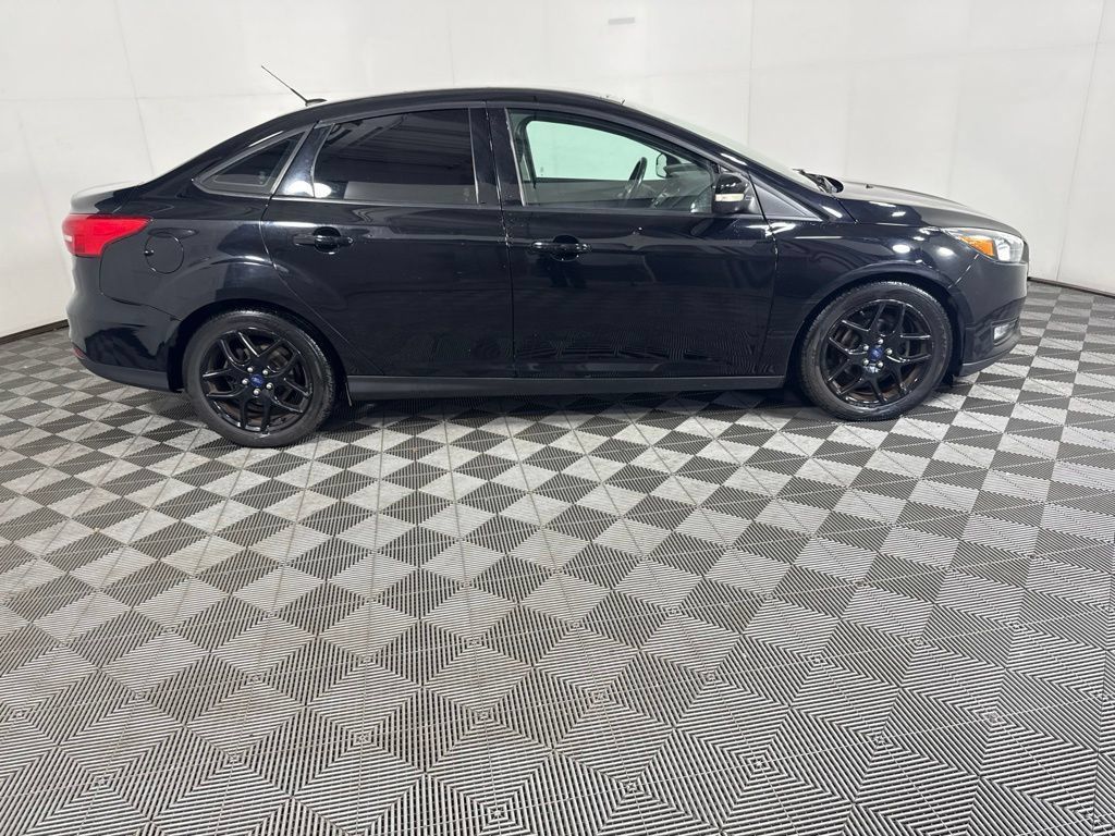 Used 2016 Ford Focus SE FWD image 12