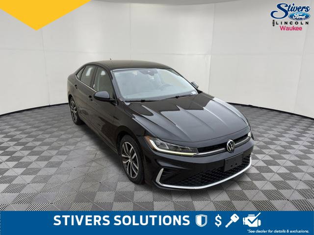 Used 2025 Volkswagen Jetta SE FWD image 3