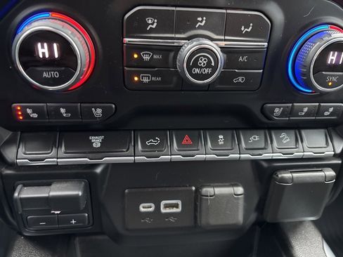 Certified 2022 Chevrolet Silverado 3500 LTZ image 34