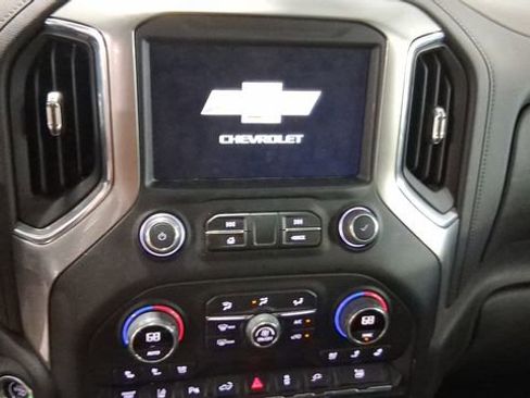 Used 2022 Chevrolet Silverado 3500 LTZ w/ LTZ Convenience Package image 11