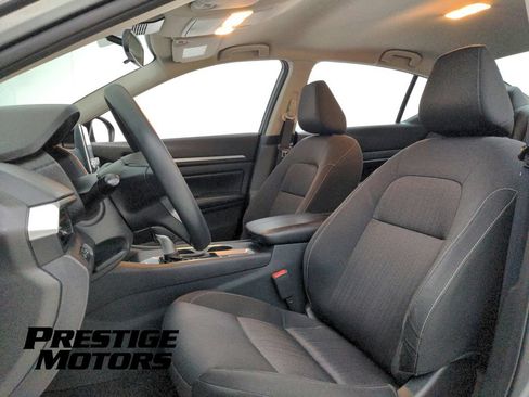 Used 2022 Nissan Altima 2.5 SV AWD/4WD image 18