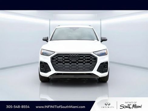 Used 2021 Audi Q5 e Prestige w/ Prestige Package image 2
