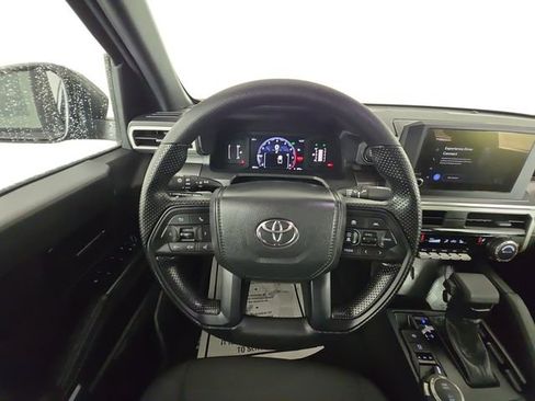Used 2025 Toyota Tacoma SR5 AWD/4WD image 12