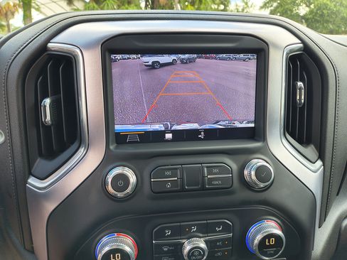 Used 2019 GMC Sierra 1500 SLT w/ SLT Premium Plus Package AWD/4WD image 27