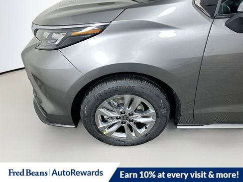 New 2026 Toyota Sienna XLE image 8