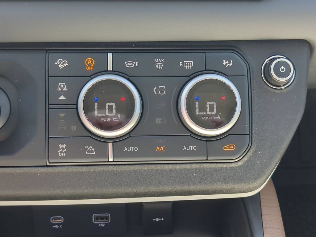 Used 2023 Land Rover Defender 110 SE AWD/4WD image 27