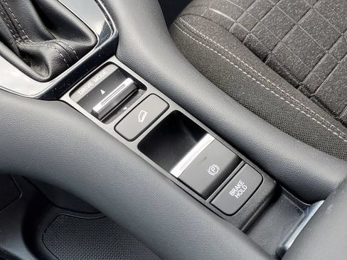 Certified 2024 Honda HR-V LX image 17