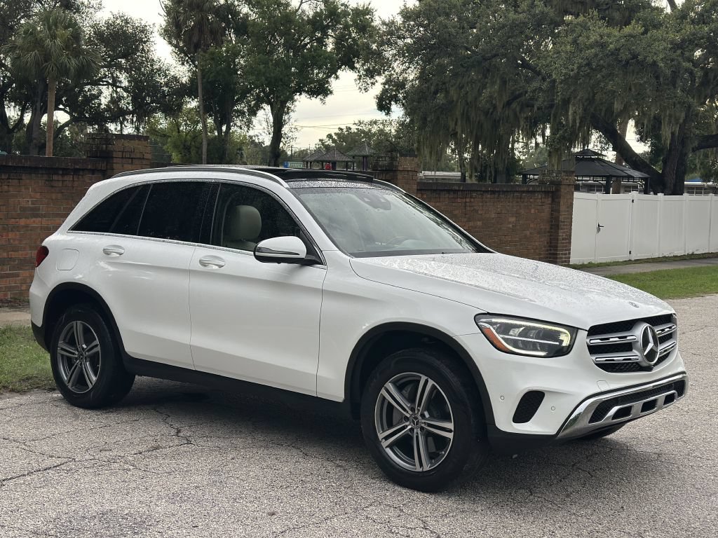 Used 2022 Mercedes-Benz GLC 300 4MATIC w/ Premium Package Lite image 5