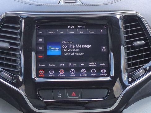 Used 2019 Jeep Cherokee Limited FWD image 14