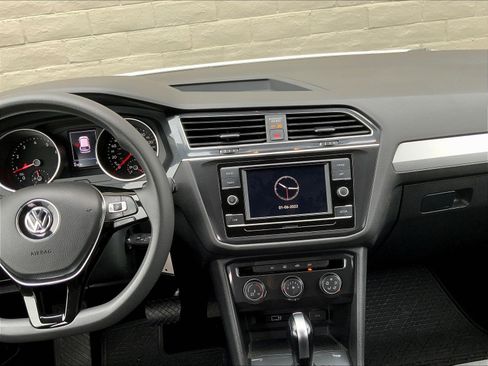 Used 2019 Volkswagen Tiguan S w/ Driver Assistance Package FWD image 5