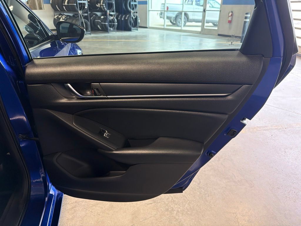Used 2022 Honda Accord Sport image 28