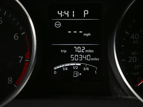 Used 2016 Volkswagen Jetta Sport image 12