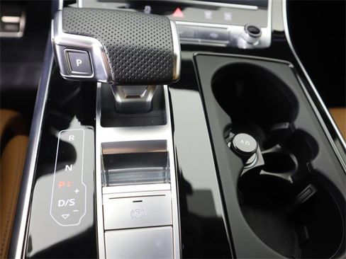 Used 2025 Audi RS Q8 performance image 20