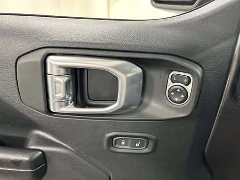 Used 2021 Jeep Gladiator Sport AWD/4WD image 11