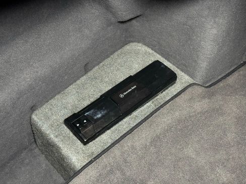 Used 2000 Mercedes-Benz E 55 AMG Sedan image 17