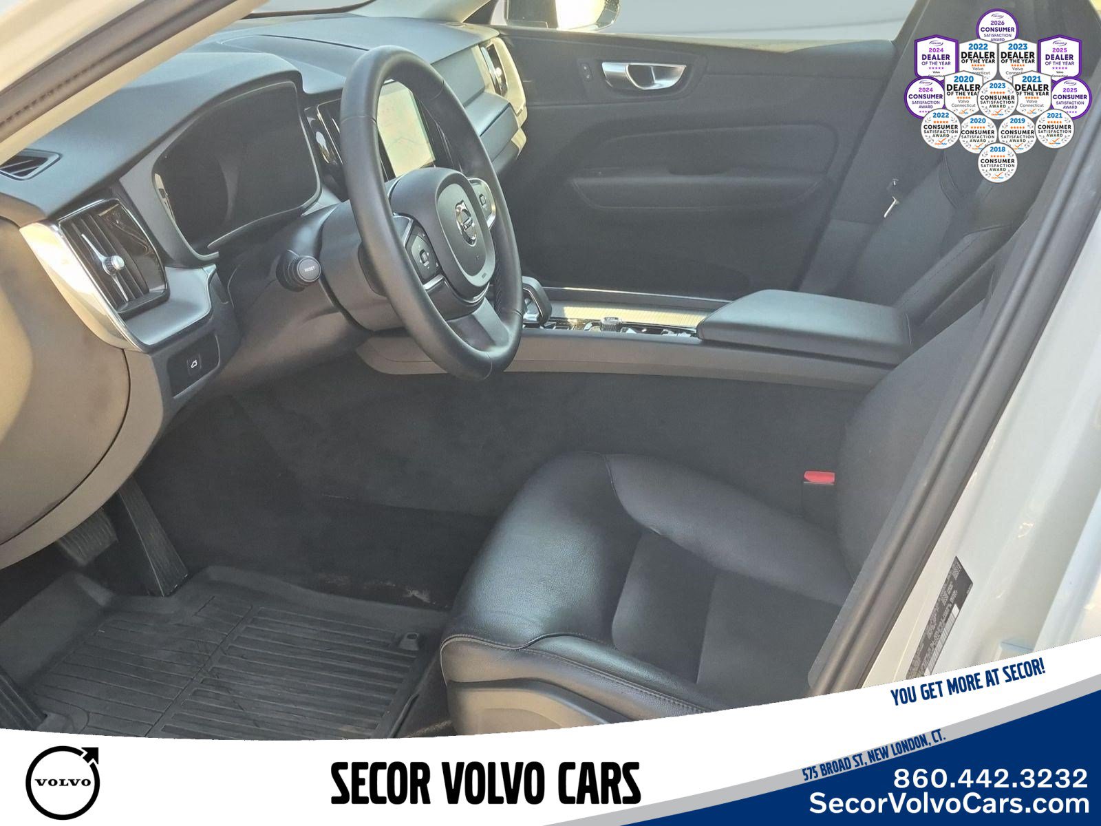 Used 2024 Volvo XC60 B5 Core w/ Protection Package Premier AWD/4WD image 17