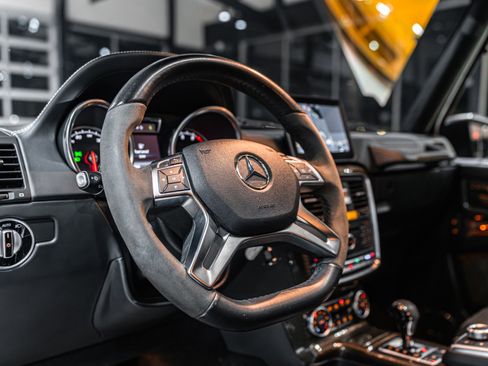 Used 2018 Mercedes-Benz G 550 Squared image 9