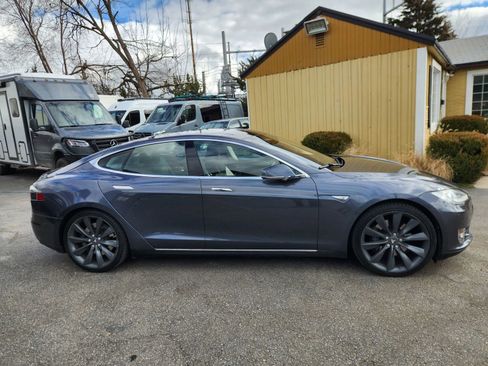 Used 2015 Tesla Model S 85D image 3