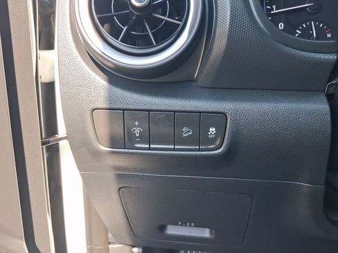 Used 2023 Hyundai Kona SEL AWD/4WD image 13