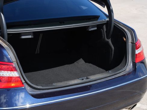 Used 2010 Mercedes-Benz E 350 Coupe image 21