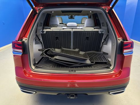 Used 2024 Volkswagen Atlas SE FWD image 30