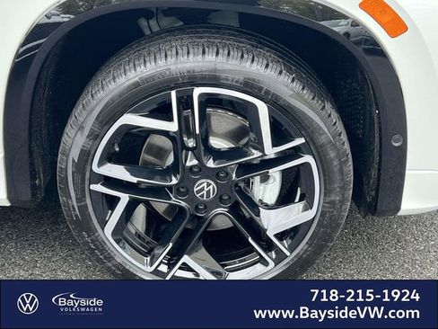 New 2026 Volkswagen Tiguan SEL R-Line AWD/4WD image 13