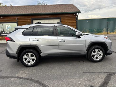Used 2020 Toyota RAV4 XLE w/ Convenience Package AWD/4WD image 8